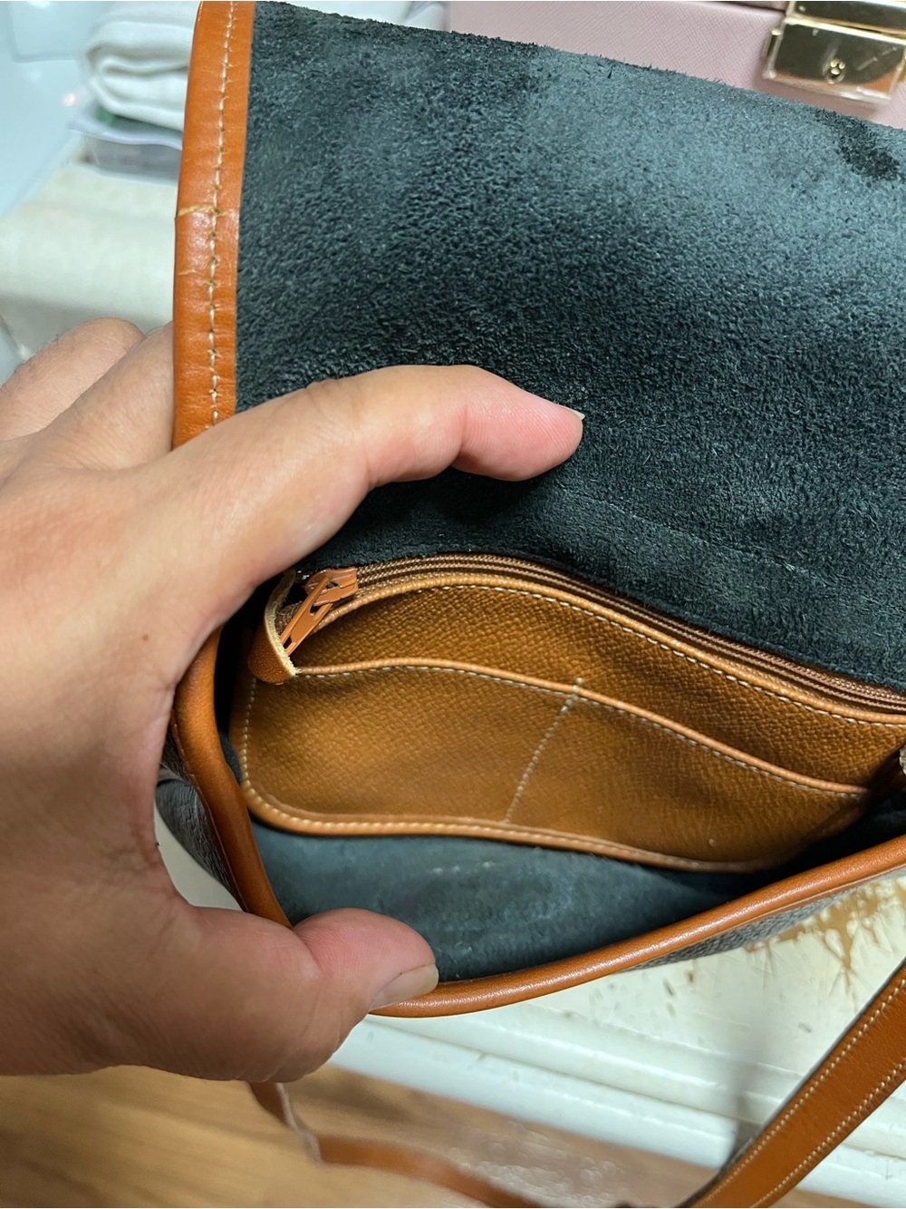 Dooney & Bourke All Weather Leather Saddle Crossbody Bag 70's 80's Collectors - Picture 15 of 16